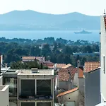 Deluxe Neli *