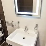 Deluxe Neli *