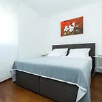 Deluxe Neli Zadar