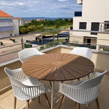Deluxe Neli Appartement *