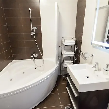 Deluxe Neli Apartman Zára